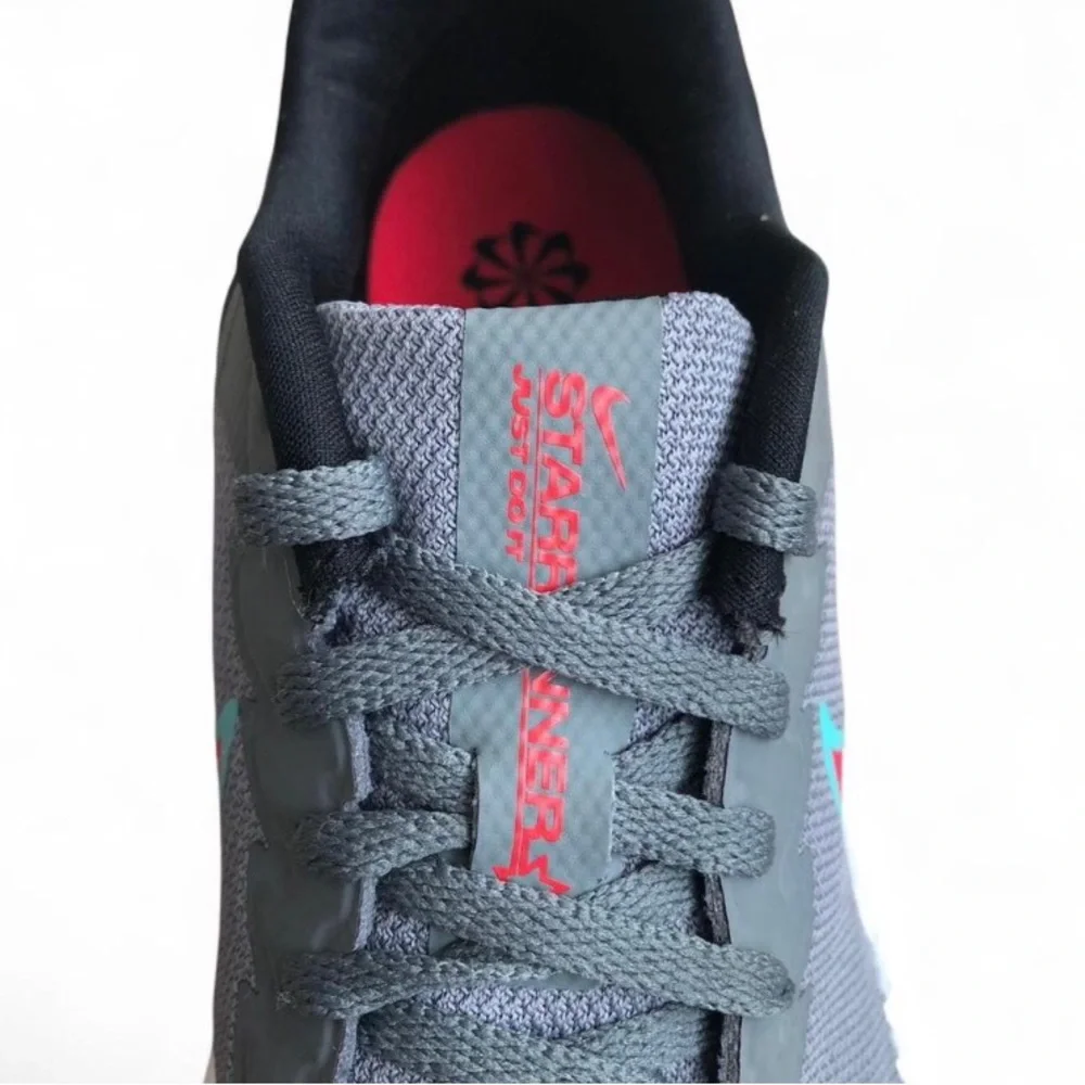 Nike Kids Star Runner 3 sneaker Smoke Grey/Siren Red-black 4.5 Big Kid